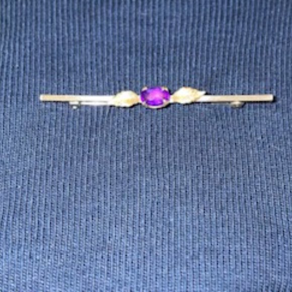 Krementz Jewelry - Vintage Krementz Bar Pin Leaves with Gemstone